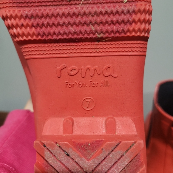 **SOLD** Roma Chelsea rain boots - Picture 5 of 7